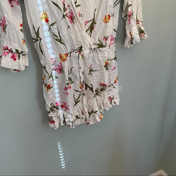 Piyama White Floral Sexy Wrap Front Tie Waist Romper Summer Vacation Small S - Picture 10 of 12